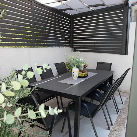T-one Luxury Pool House Appartement *