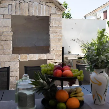 T-one Luxury Pool House * Split