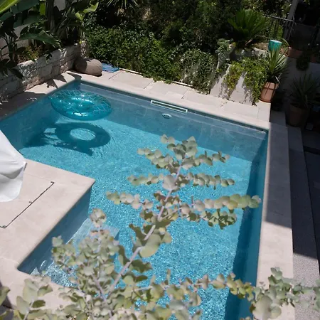Appartement T-one Luxury Pool House Split