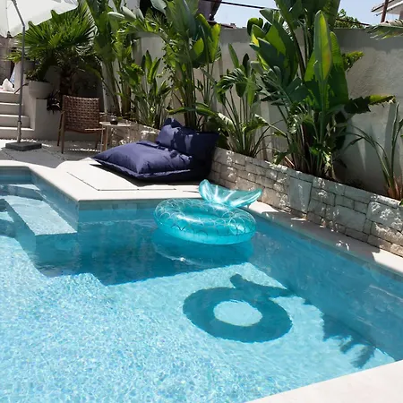 T-one Luxury Pool House *